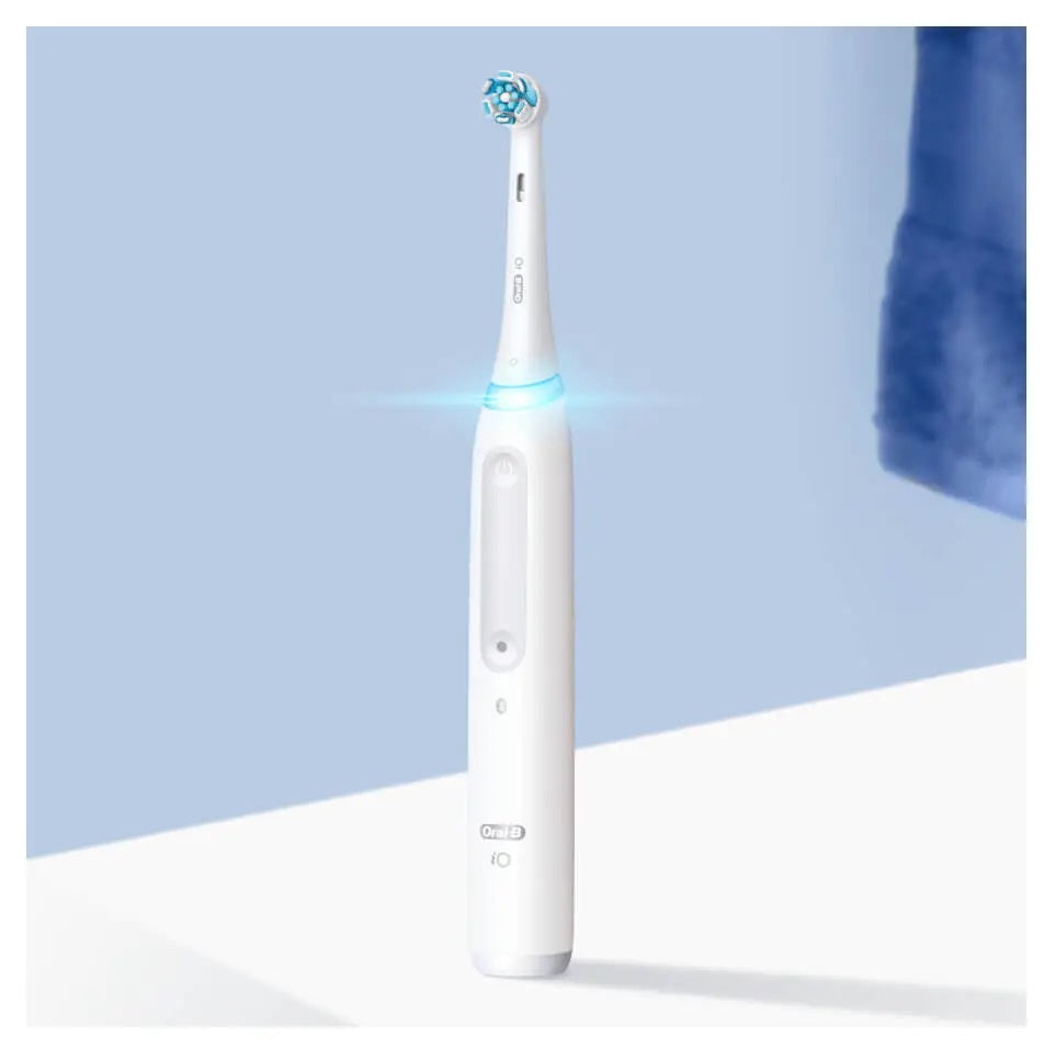 Oral-B iO Series 4 Quite White + case