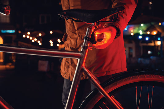 Achterlicht met remlicht Axa Dwn Rear Brake Light 1 Lux USB-C oplaadbaar