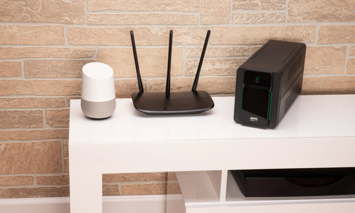 APC Back-UPS 750VA, 230V, AVR, Schuko Sockets