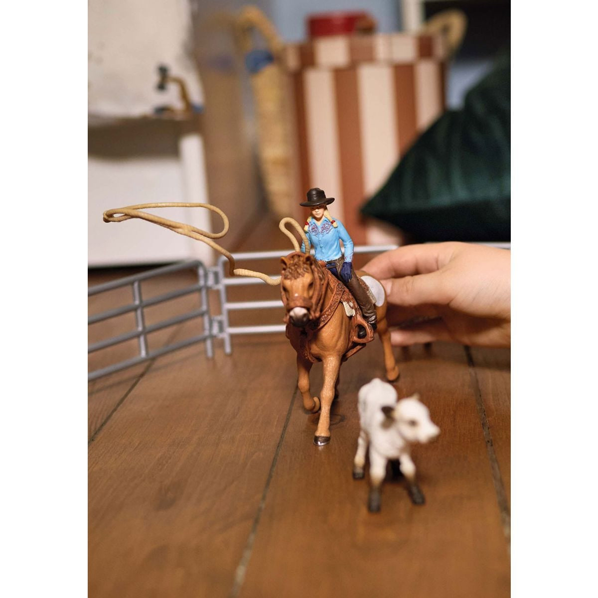 Schleich Farm World     42577 Cowgirl Team Roping Fun